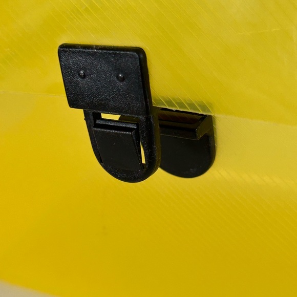 🆓 - Set of (2) Plastic Yellow Carry Cases for Toy Storage - Free With Purchase - Picture 4 of 16